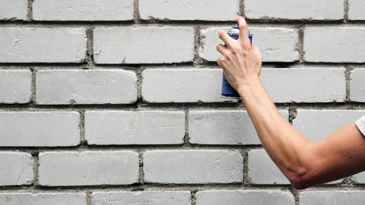 Как сделать модную кирпичную стену своими руками?